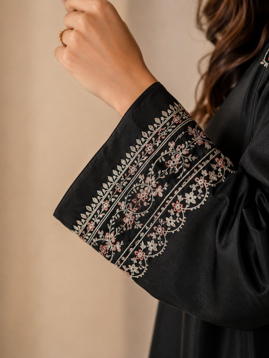 Luxury Embroidered Shamoze Silk 2-Piece Suit –
