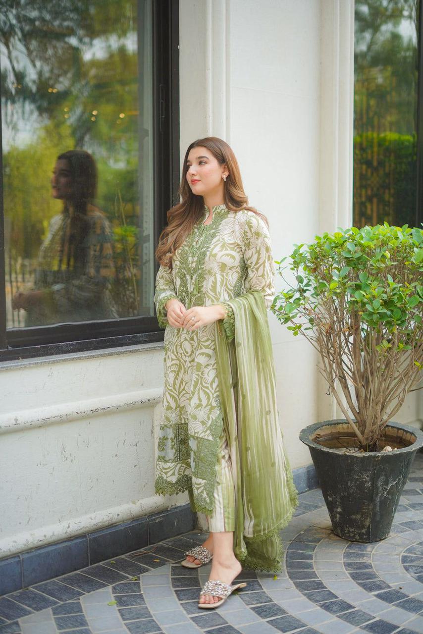 ANEEL'S Master Replica – 3-Piece Printed Lawn Suit with Embroidered Patches