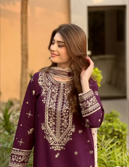 BATIK Luxury Lawn Summer Collection 2026 – Heavy Embroidered 3-Piece Suit (Code FC 770038)